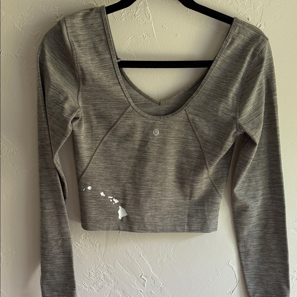 lululemon athletica Heathered Gray Bodysuit. Iconic Hawaii edition.